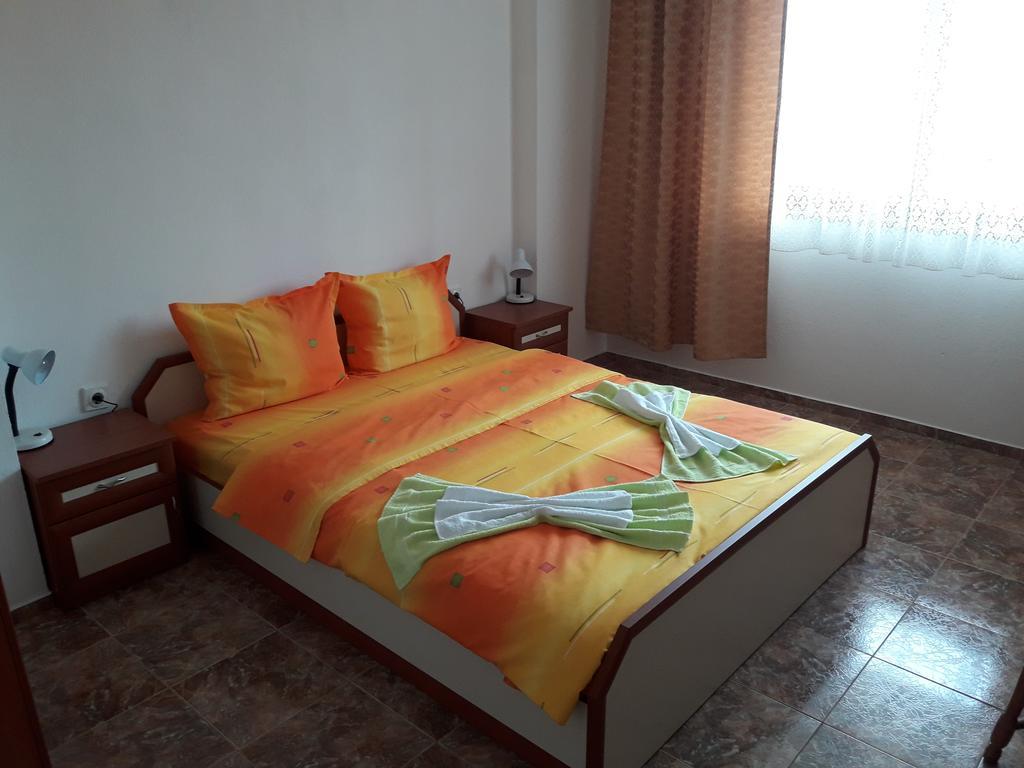 Georgievi Guest House Pomorie Exterior foto